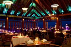 Kuredu Island Resort - Maldives. O Restaurant and bar. 